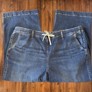 Torrid Weekend Wide Leg Mid Rise Jeans Denim Size 4 Short Mystic Wash